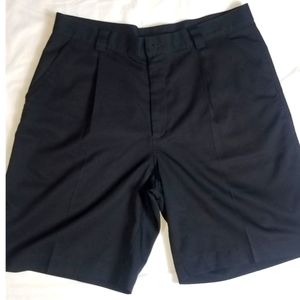 Men's black Under Armour golf shorts 34 excellent condition